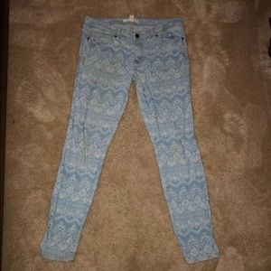 Blue and White designed skinny jeans.